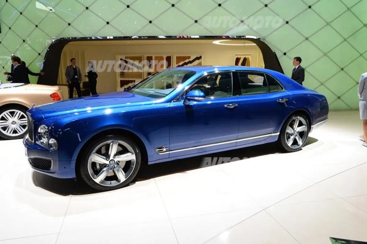 Bentley al Salone di Ginevra 2015 (26)