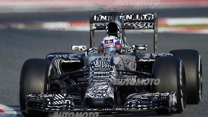 F1 test Barcellona, Day 2: Ricciardo si impone, ma la Ferrari non molla