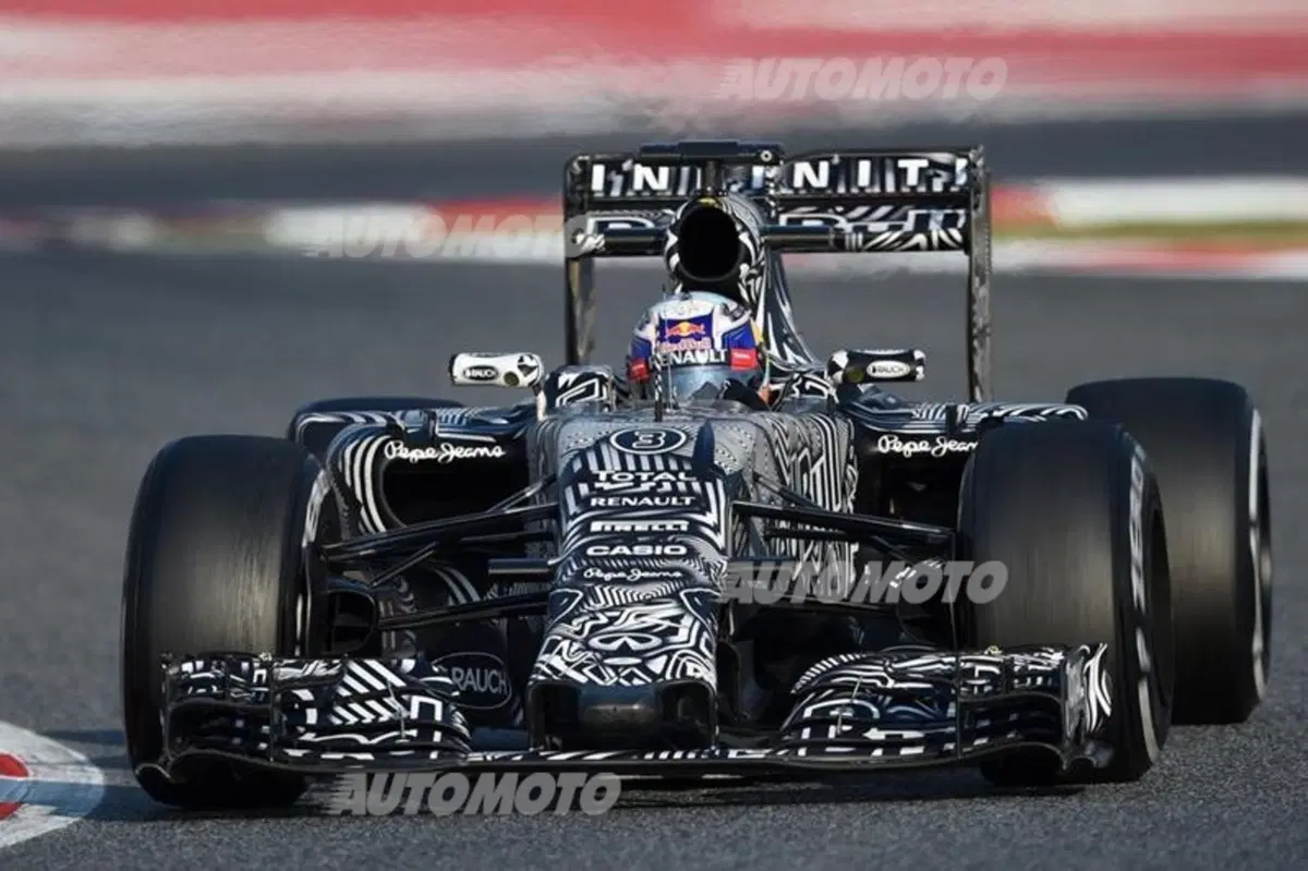 F1 test Barcellona, Day 2: Ricciardo si impone, ma la Ferrari non molla