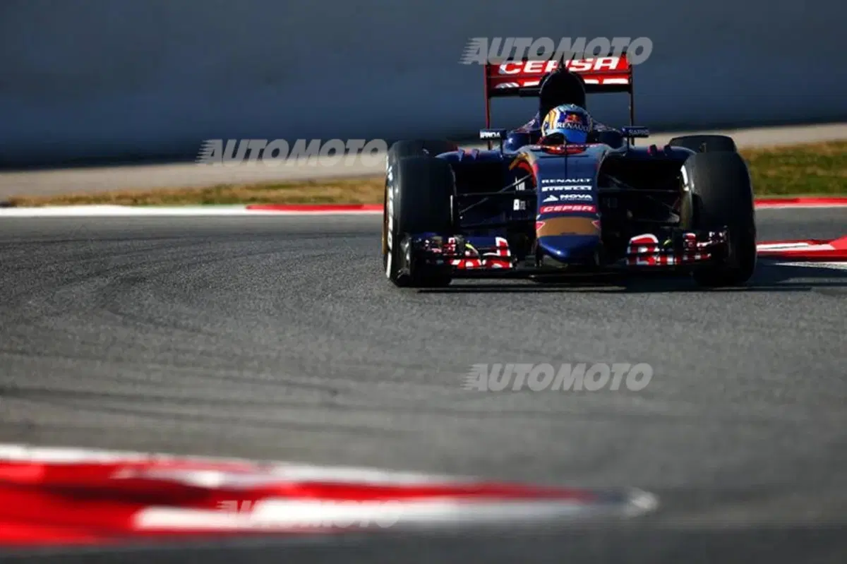 F1 test Barcellona, Day 2: Ricciardo si impone, ma la Ferrari non molla (6)