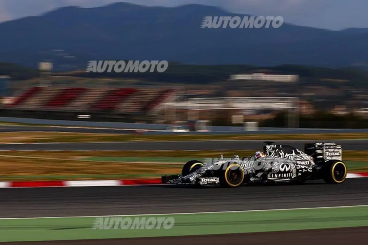 F1 test Barcellona, Day 2: Ricciardo si impone, ma la Ferrari non molla (8)