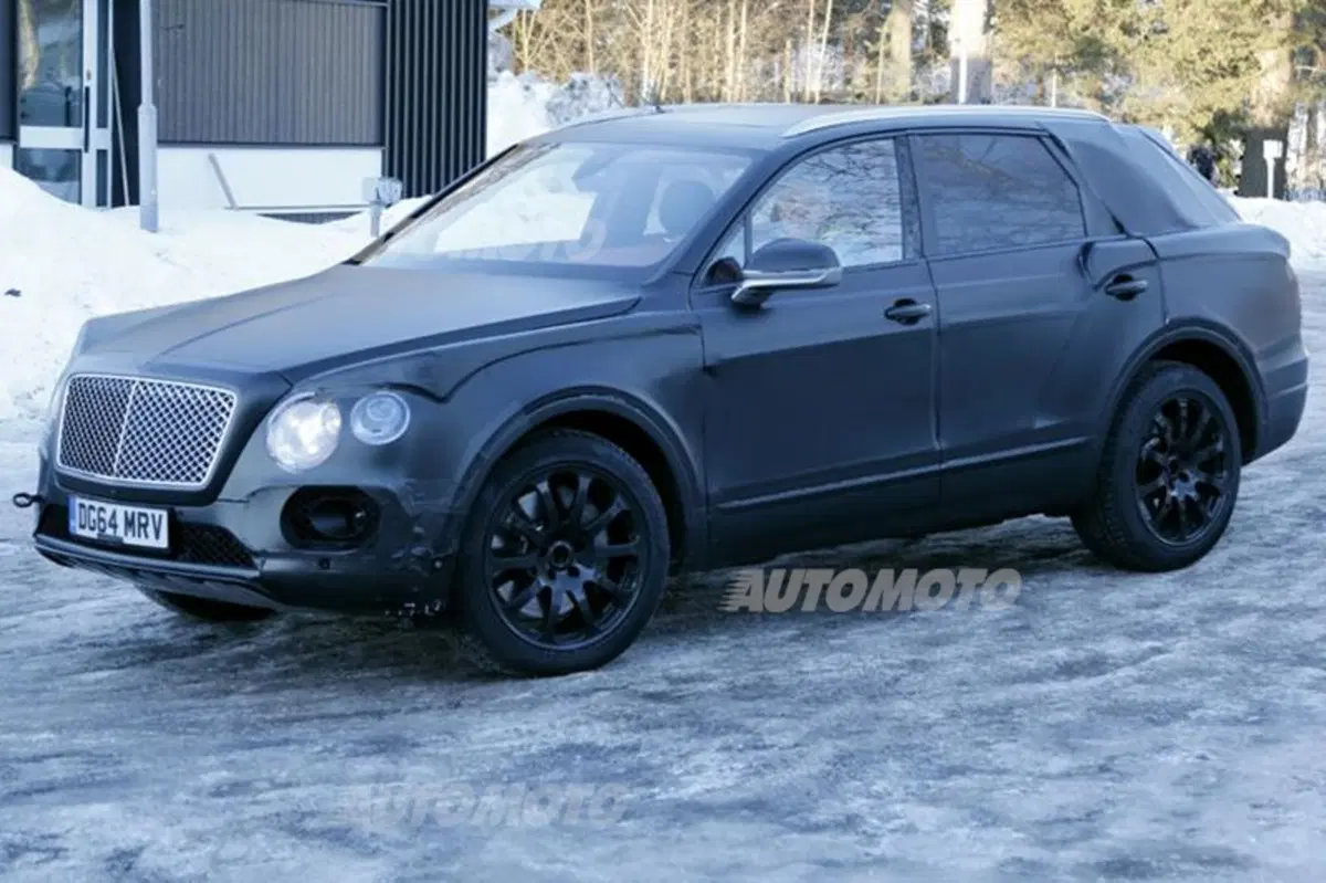 Bentley Bentayga: ecco gli spyshot del SUV inglese (3)
