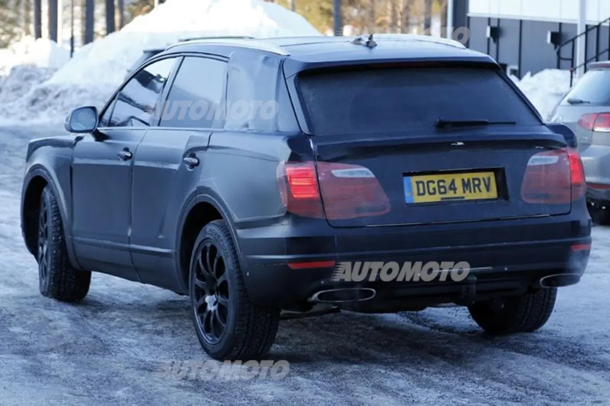 Bentley Bentayga: ecco gli spyshot del SUV inglese (7)
