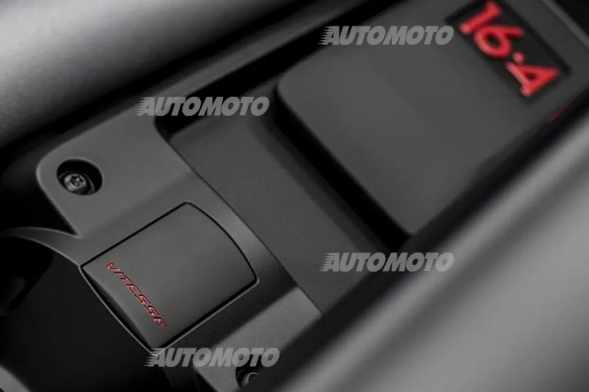 Bugatti Veyron "La Finale", a Ginevra insieme al primo esemplare (7)