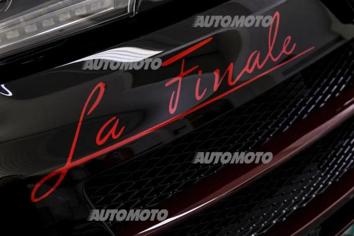 Bugatti Veyron "La Finale", a Ginevra insieme al primo esemplare (15)