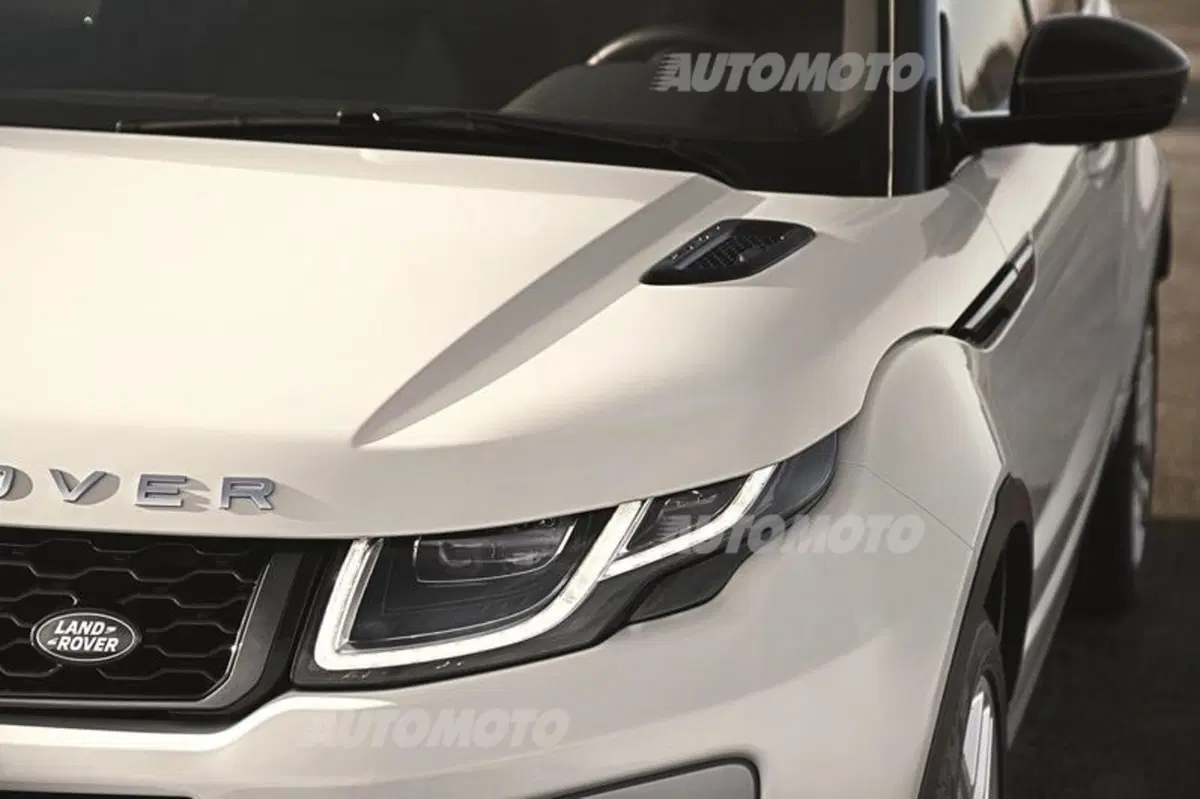 Range Rover Evoque restyling: muso più aggressivo e nuovi motori (6)