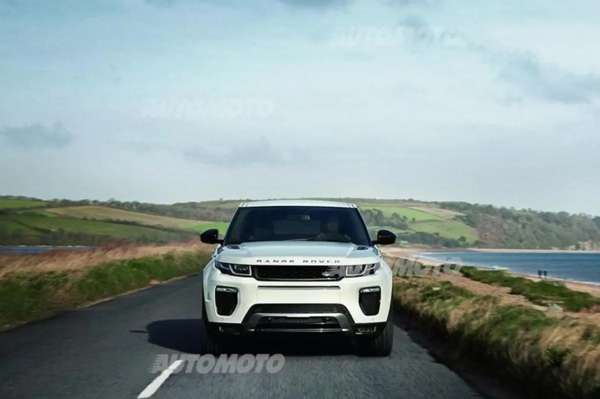Range Rover Evoque restyling: muso più aggressivo e nuovi motori (10)