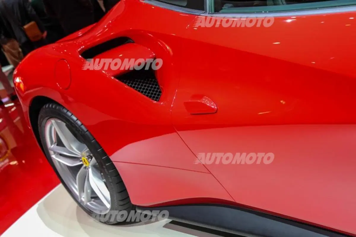 Ferrari al Salone di Ginevra 2015 (25)