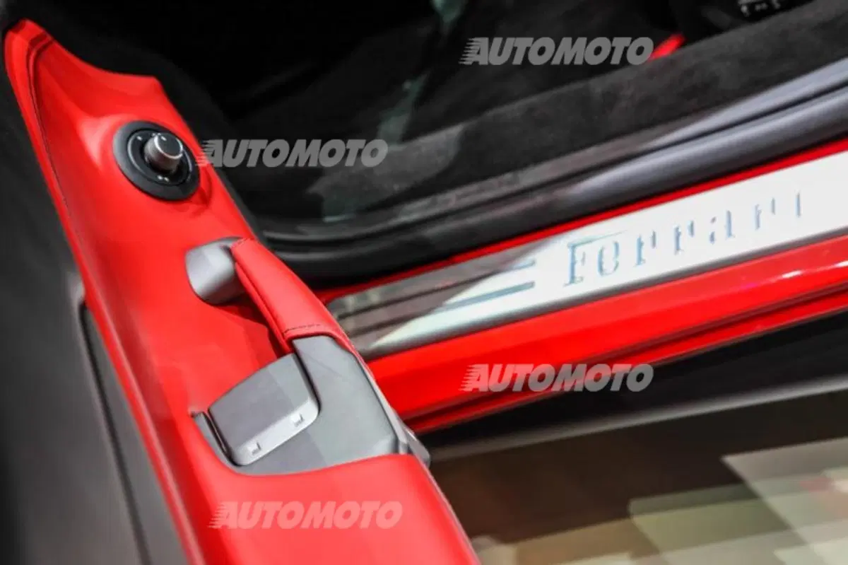 Ferrari al Salone di Ginevra 2015 (26)