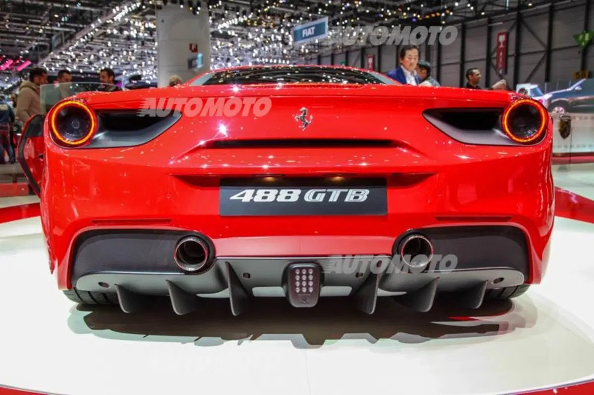 Ferrari al Salone di Ginevra 2015 (30)