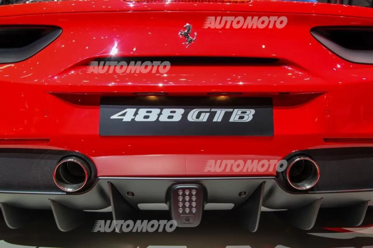 Ferrari al Salone di Ginevra 2015 (32)