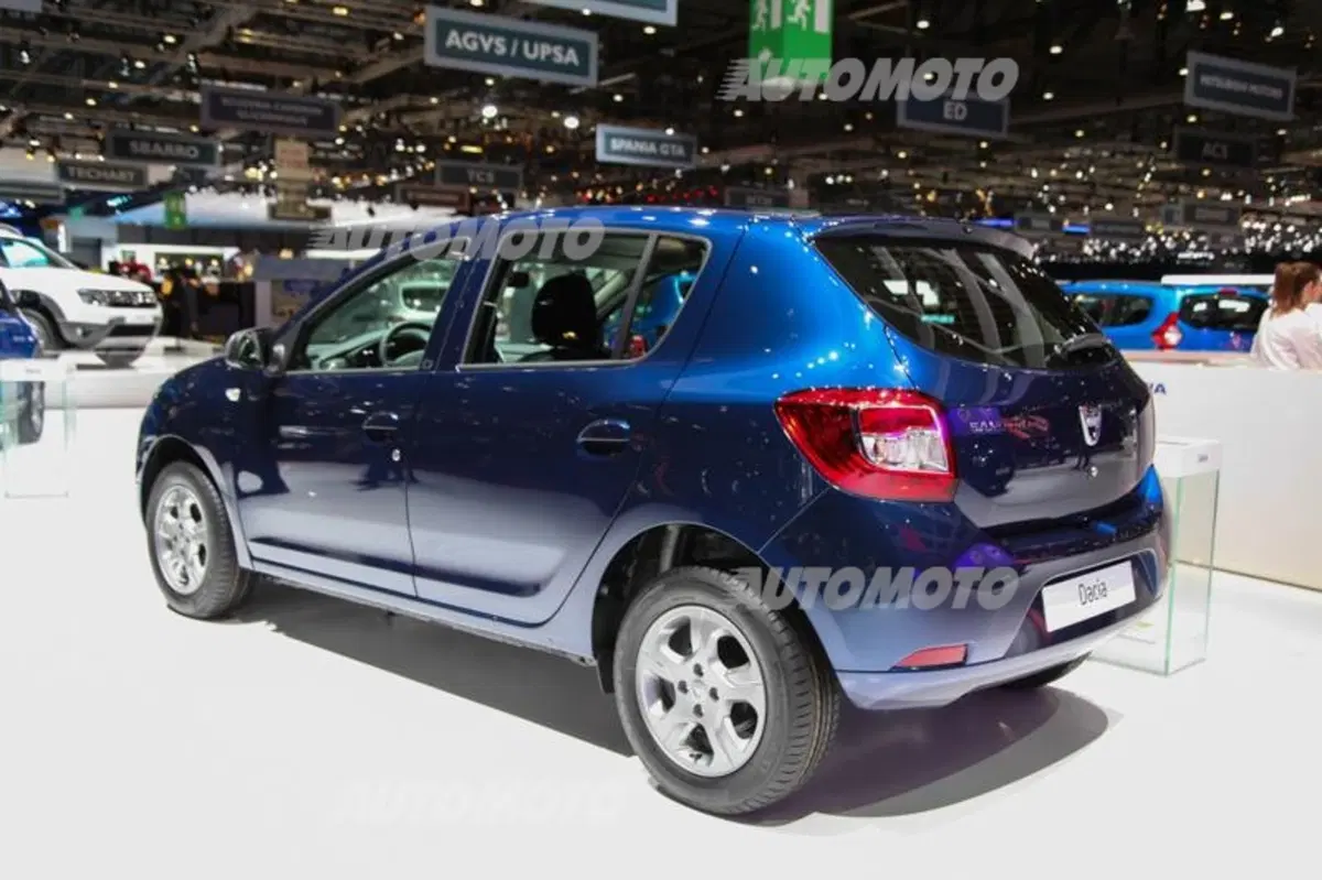 Dacia al Salone di Ginevra 2015 (4)