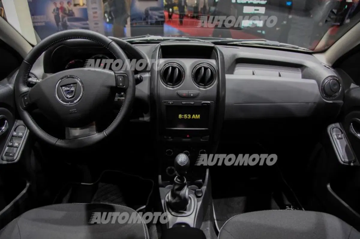 Dacia al Salone di Ginevra 2015 (15)