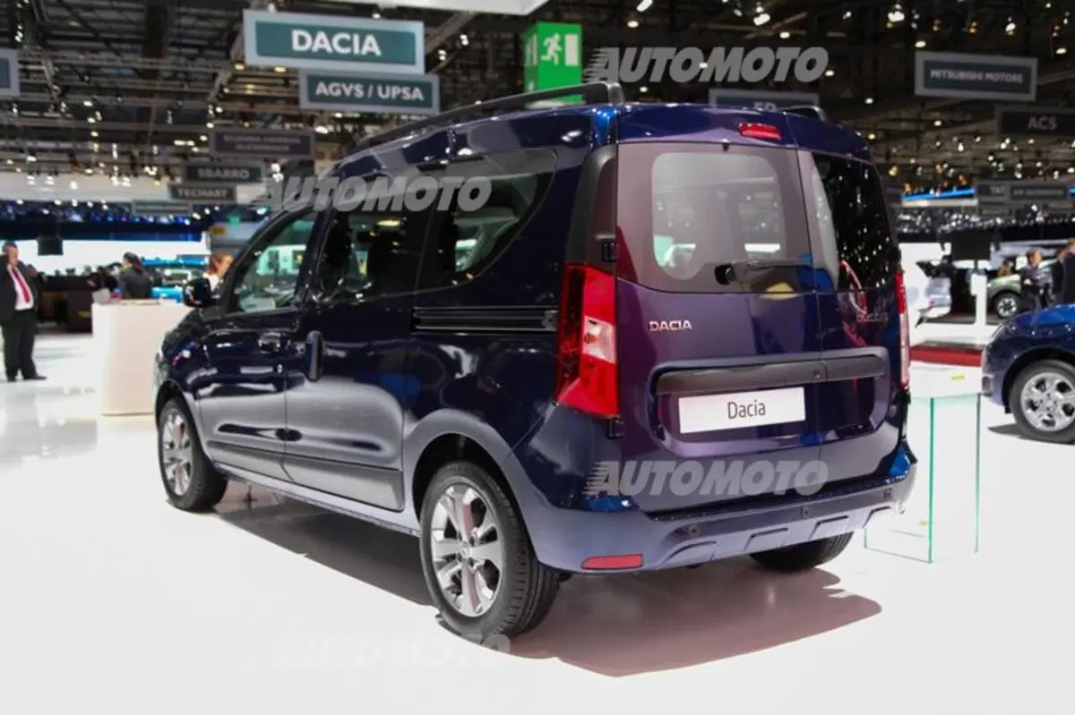 Dacia al Salone di Ginevra 2015 (20)