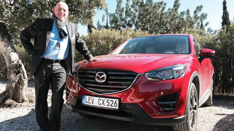 Janssens, Mazda: &laquo;Tecnologie Skyactiv? Stessi consumi dell'ibrido, costi inferiori&raquo;