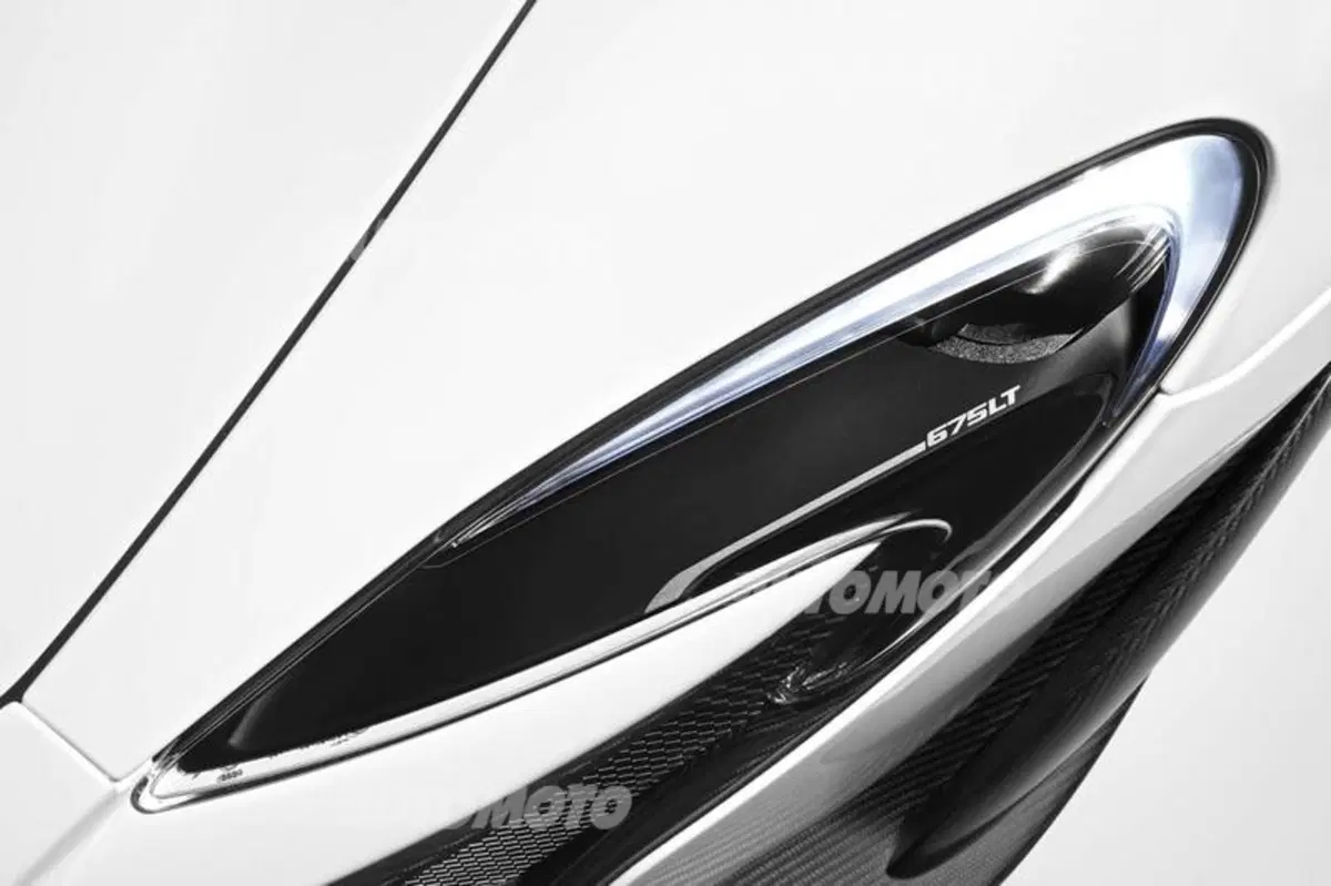 McLaren 675LT: ecco la Long Tail, ancora più potente e leggera (14)
