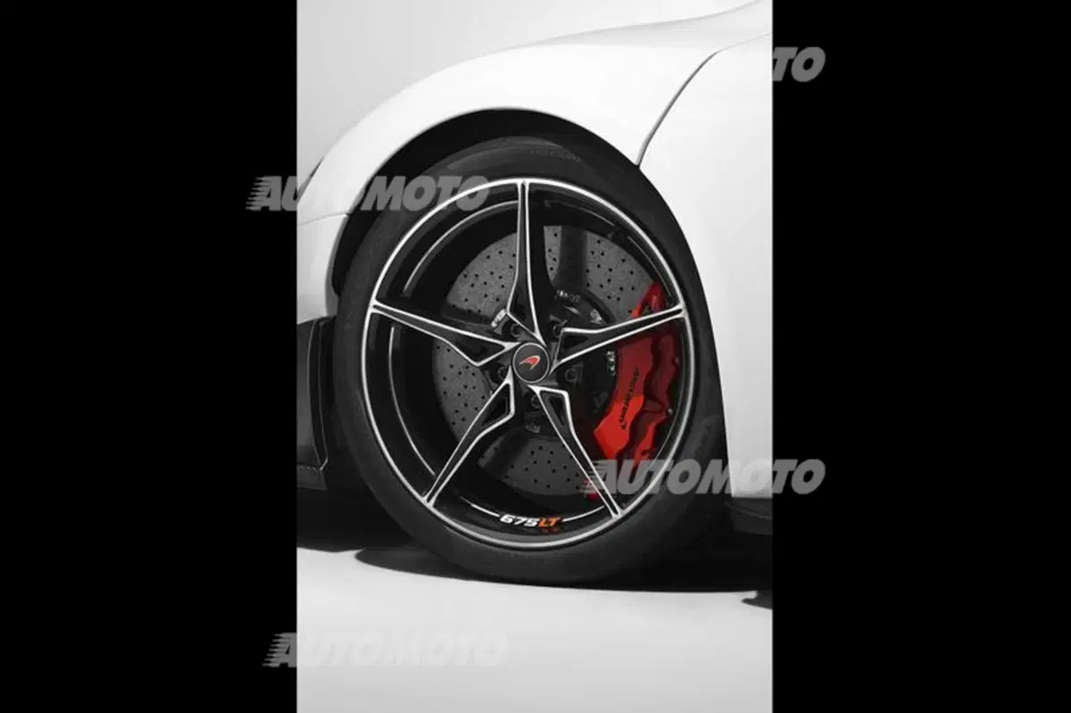 McLaren 675LT: ecco la Long Tail, ancora più potente e leggera (15)