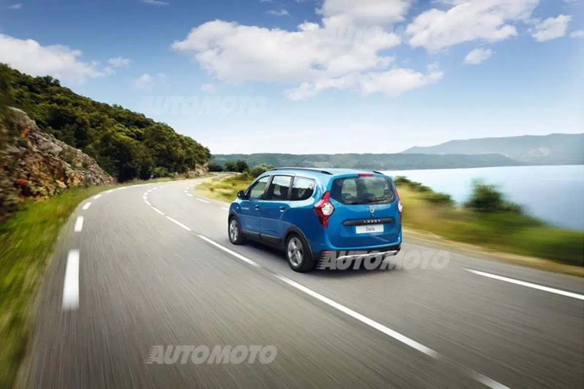 Dacia: arrivano le versioni Stepway di Lodgy e Dokker (17)