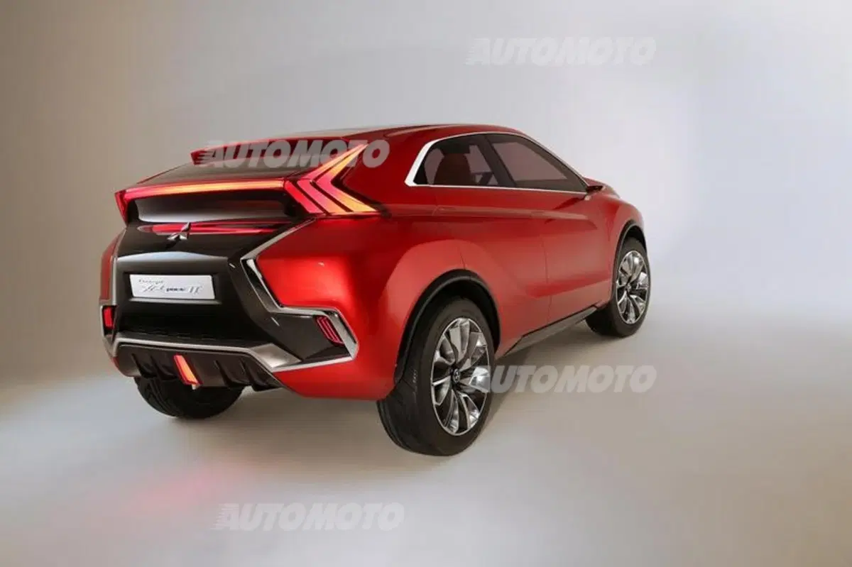 Mitsubishi XR-PHEV II Concept, ecco le prime immagini (7)