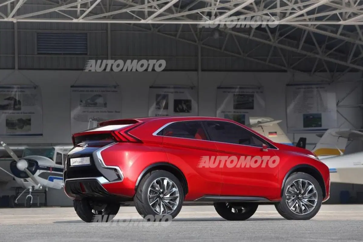Mitsubishi XR-PHEV II Concept, ecco le prime immagini (14)