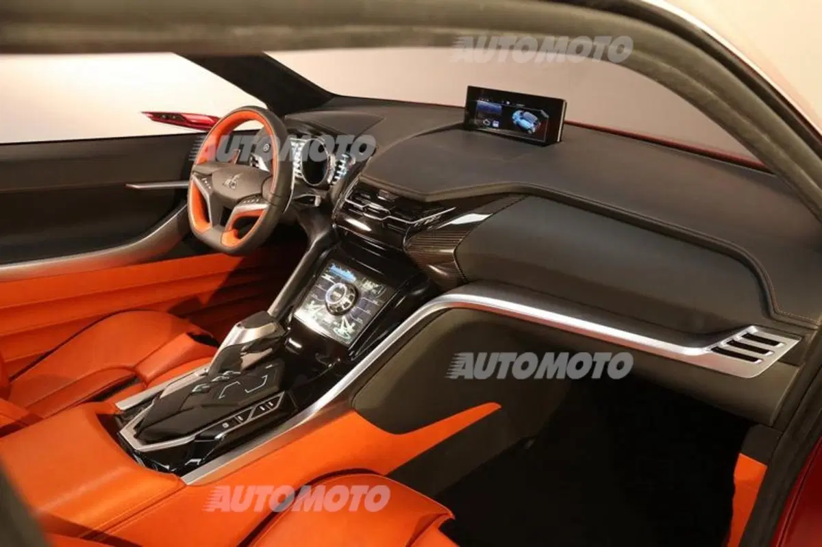 Mitsubishi XR-PHEV II Concept, ecco le prime immagini (16)
