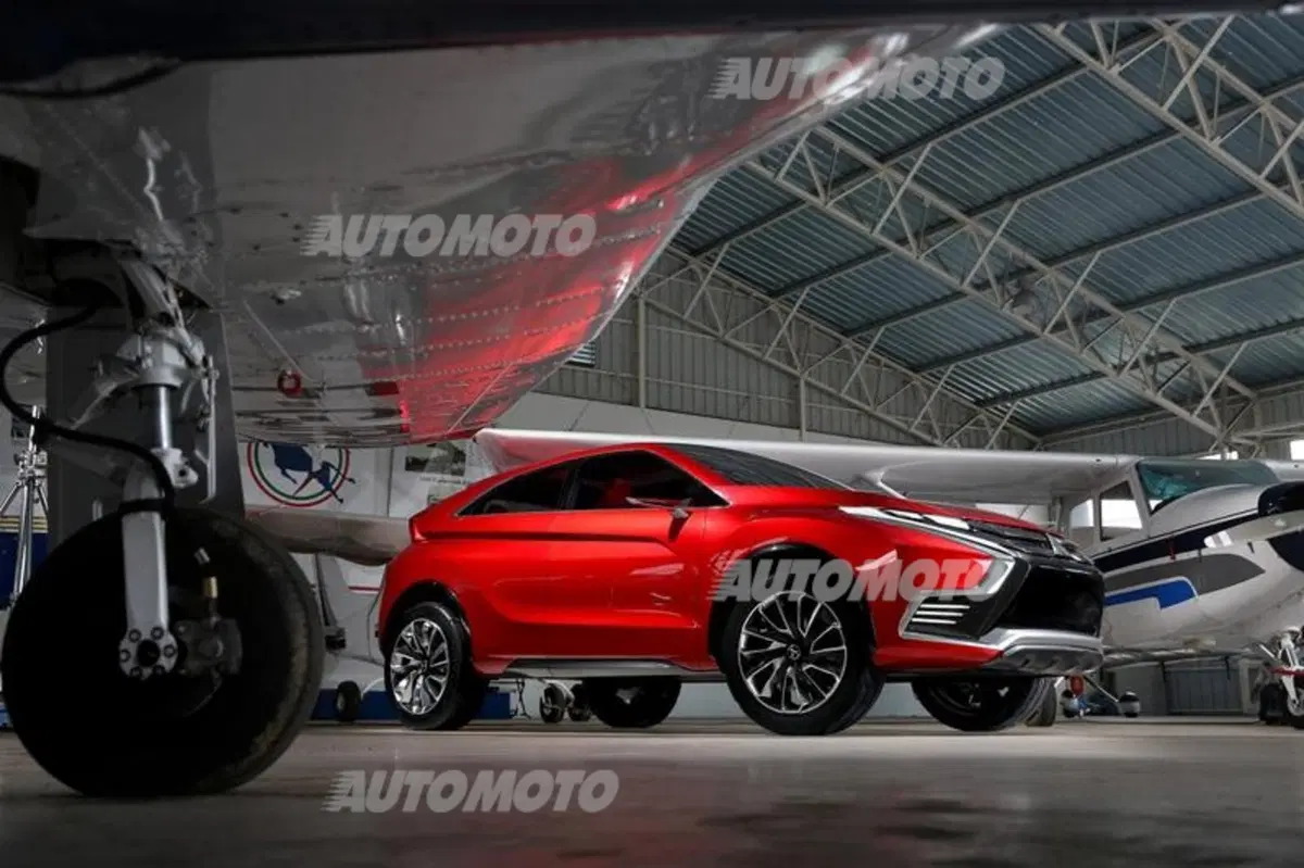 Mitsubishi XR-PHEV II Concept, ecco le prime immagini (18)