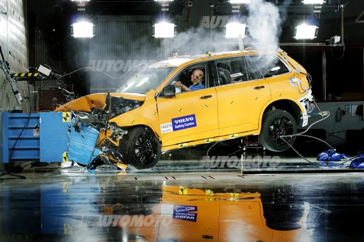 Nuova Volvo XC90 (91)