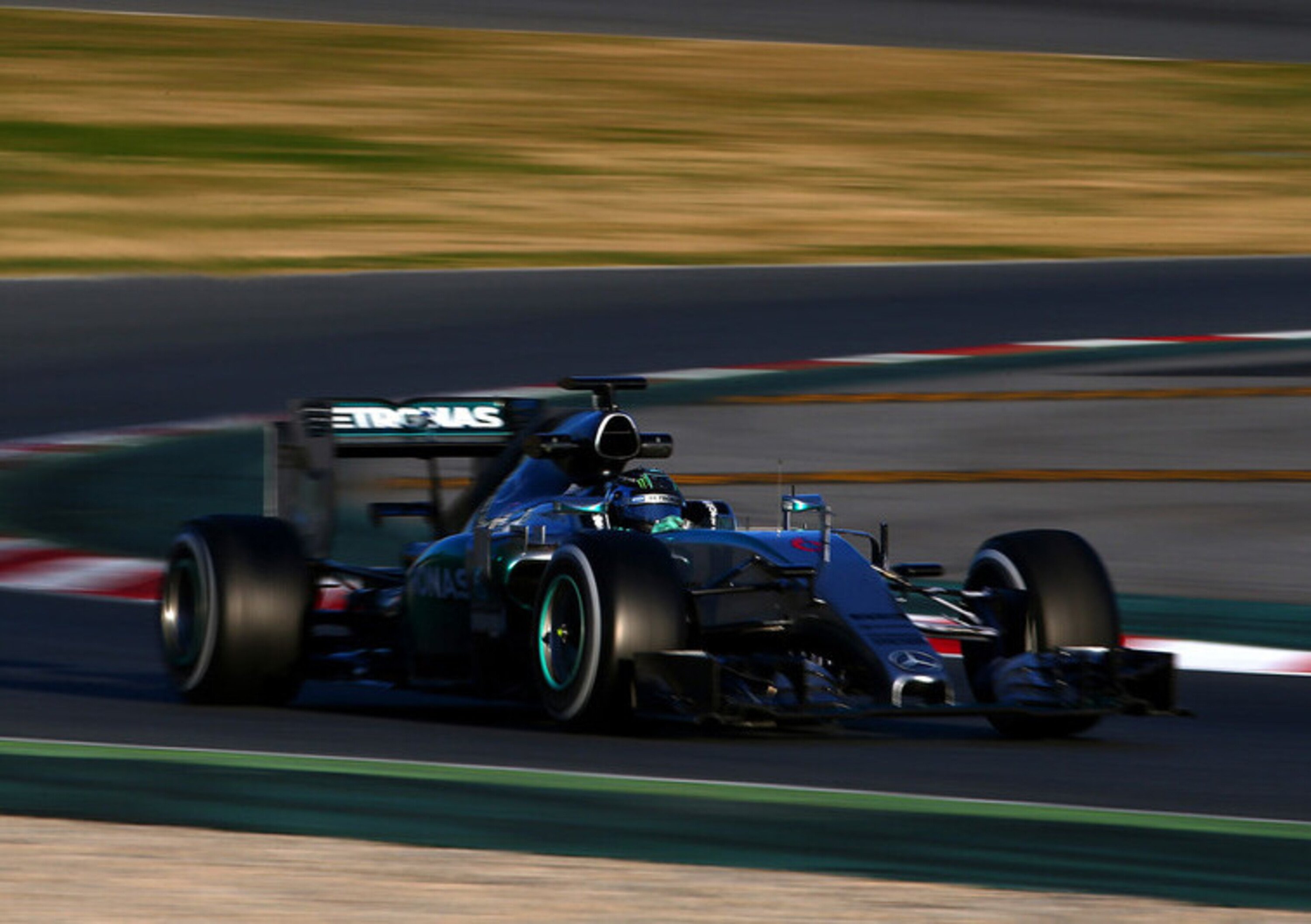 F1, test day/2, Barcellona: Rosberg e la Mercedes da record