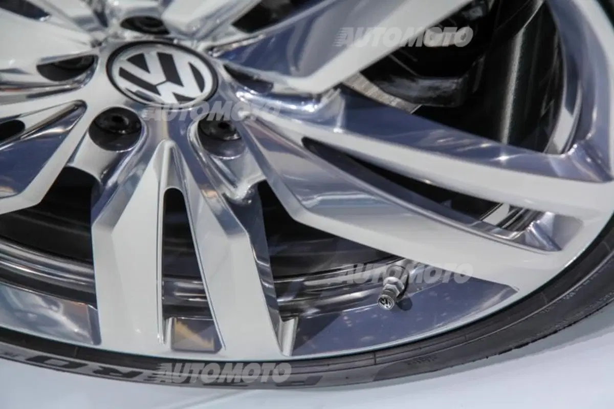 Volkswagen al Salone di Ginevra 2015 (18)