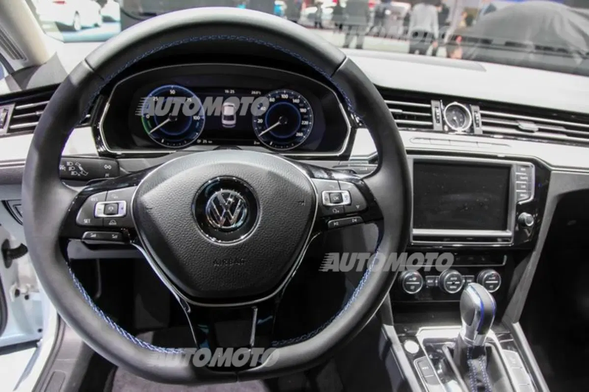 Volkswagen al Salone di Ginevra 2015 (41)