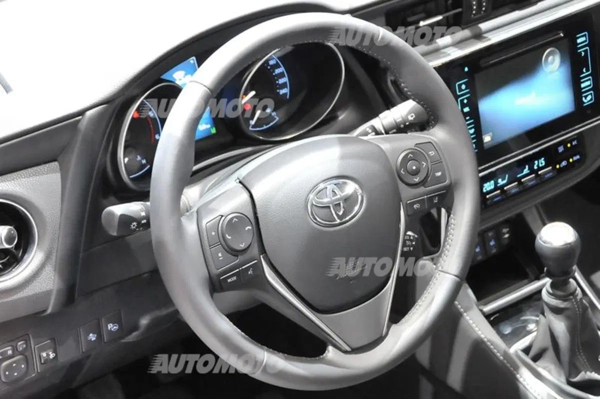 Toyota al Salone di Ginevra 2015 (26)