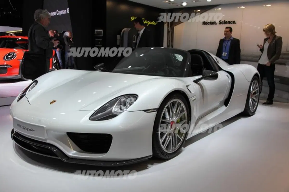 Porsche al Salone di Ginevra 2015 (10)