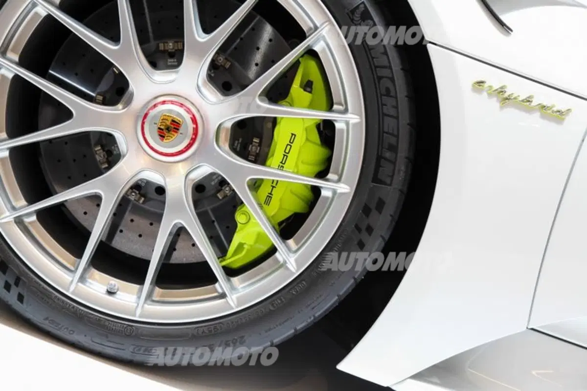 Porsche al Salone di Ginevra 2015 (12)