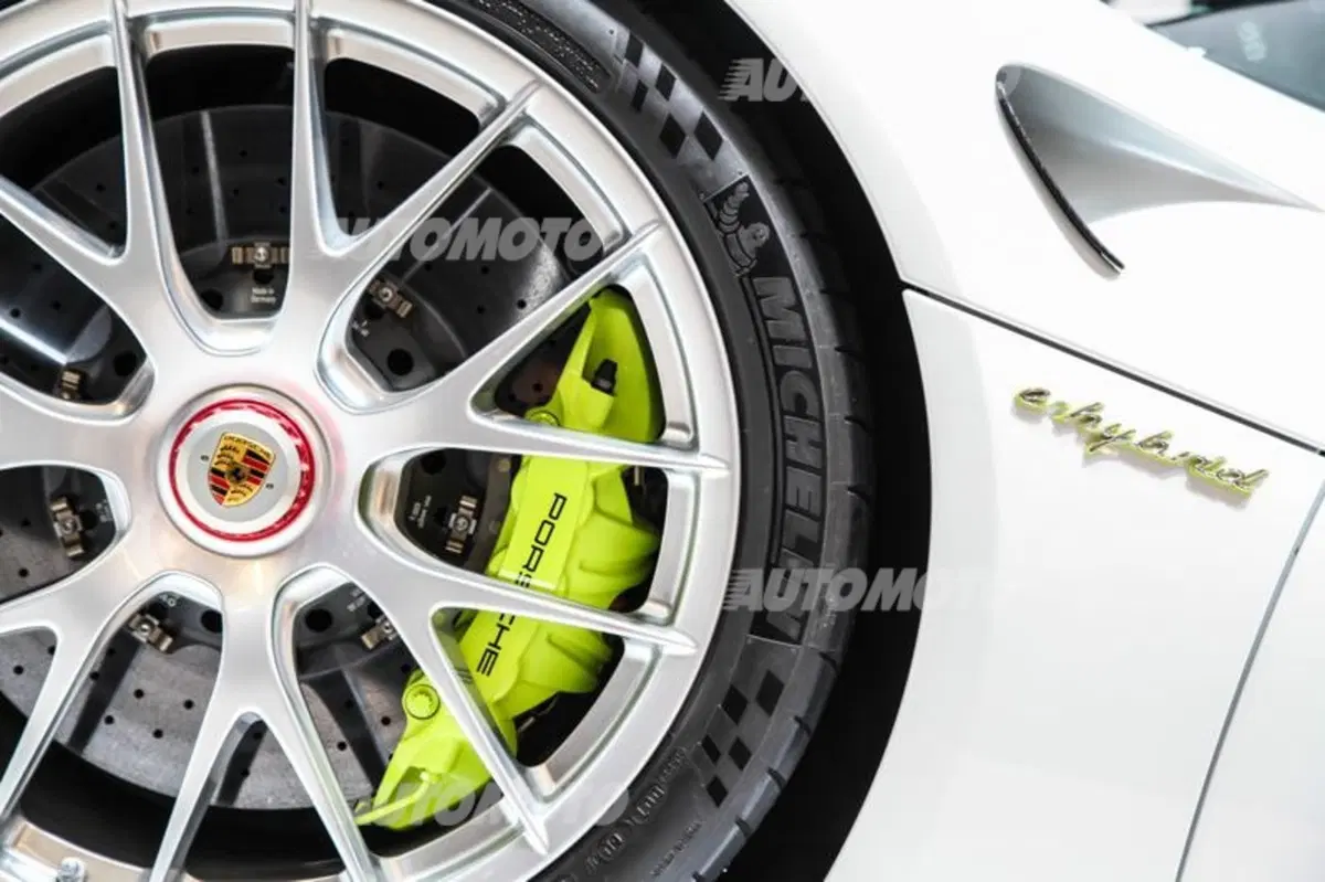Porsche al Salone di Ginevra 2015 (13)