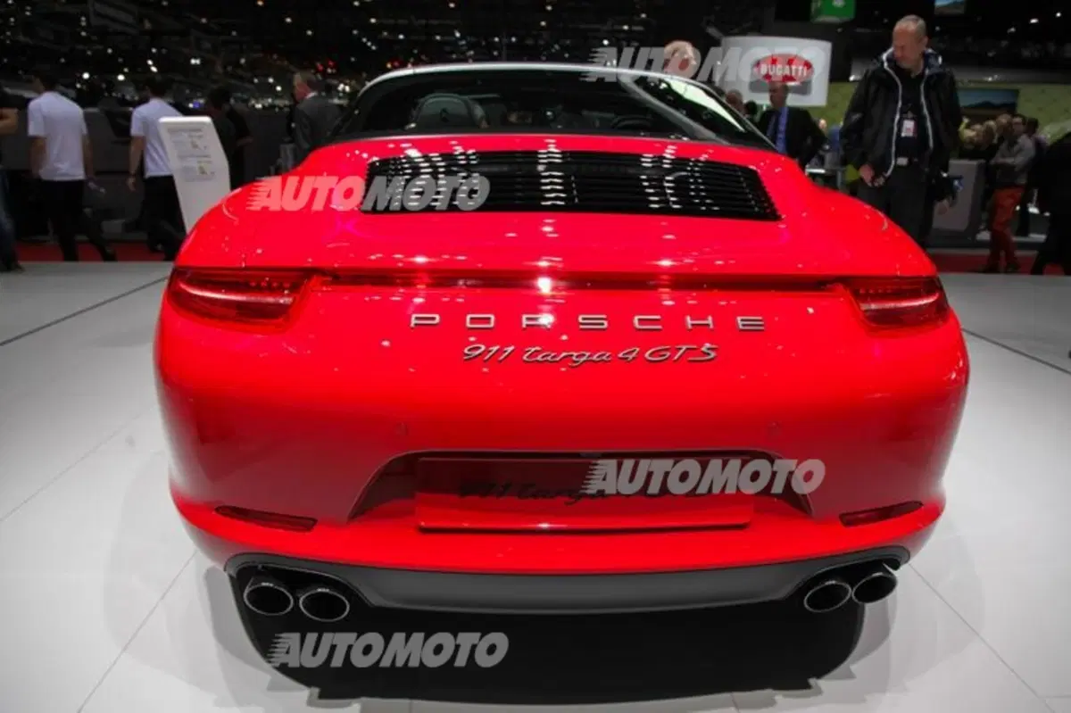 Porsche al Salone di Ginevra 2015 (15)