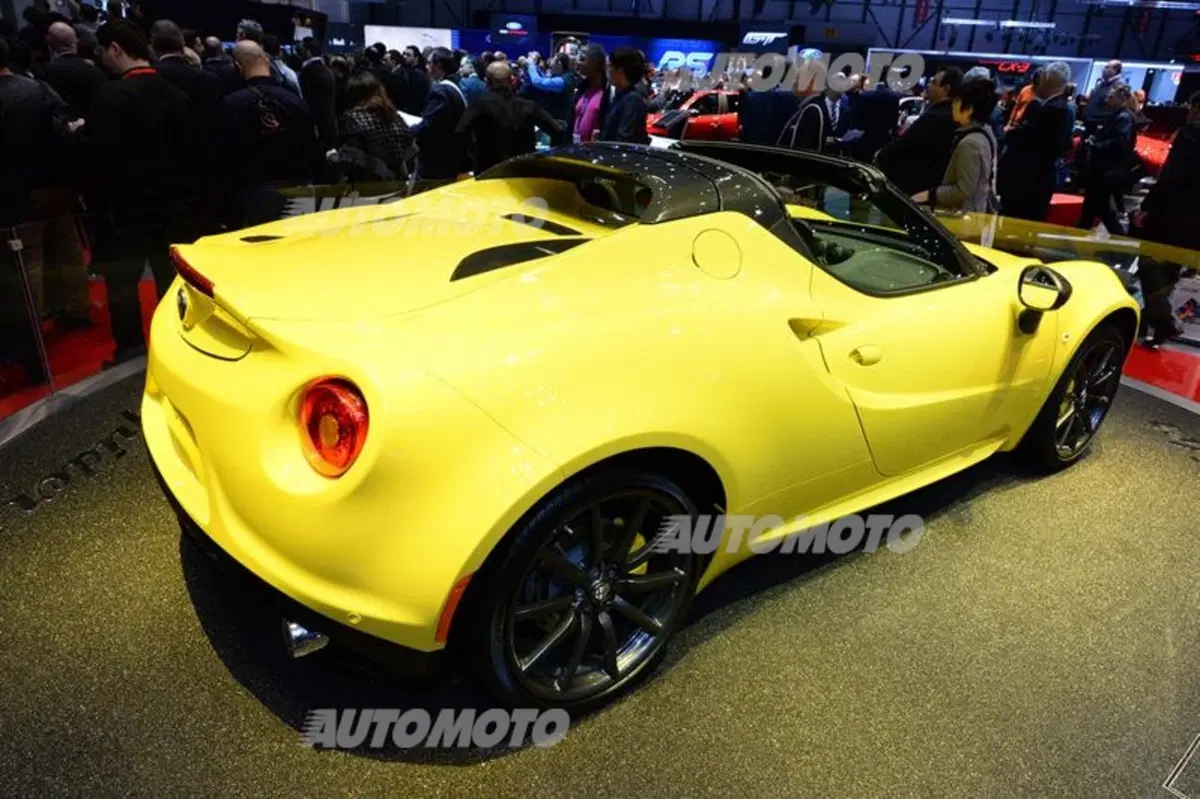 Alfa Romeo al Salone di Ginevra 2015 (8)