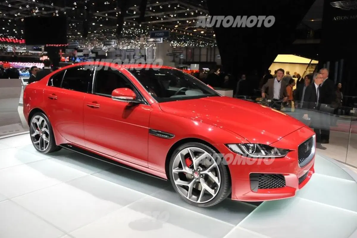 Jaguar al Salone di Ginevra 2015 (3)