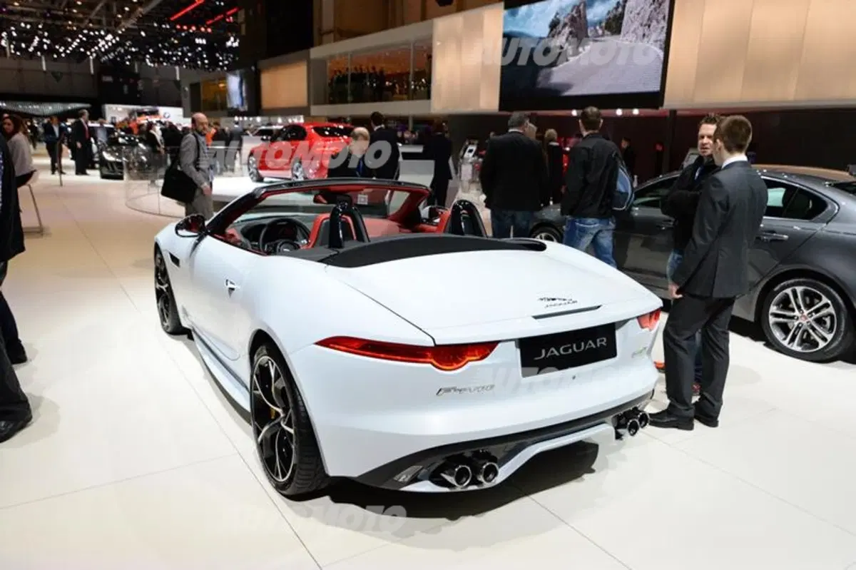 Jaguar al Salone di Ginevra 2015 (7)