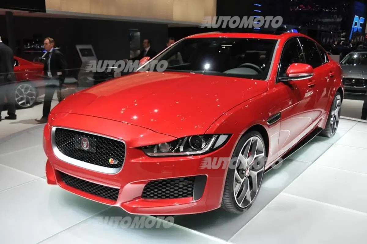 Jaguar al Salone di Ginevra 2015 (9)