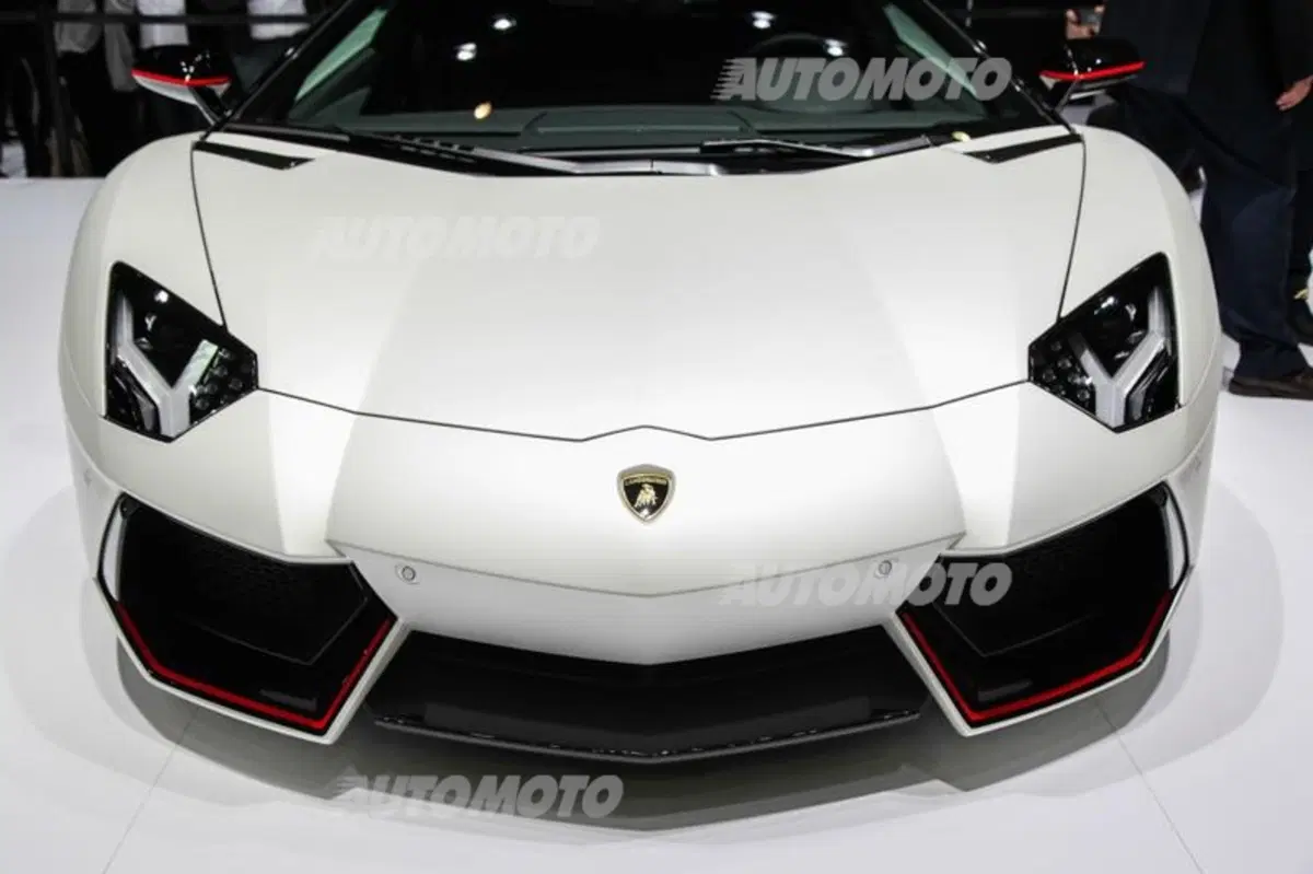 Lamborghini al Salone di Ginevra 2015 (3)