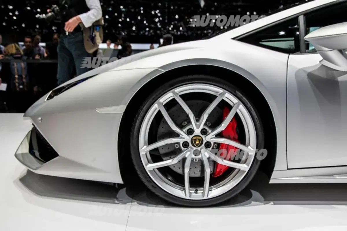 Lamborghini al Salone di Ginevra 2015 (11)