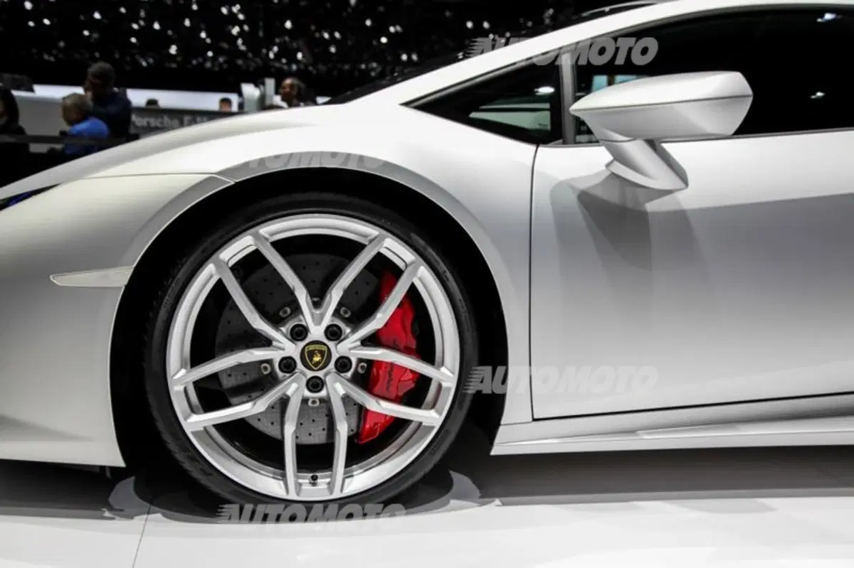 Lamborghini al Salone di Ginevra 2015 (12)