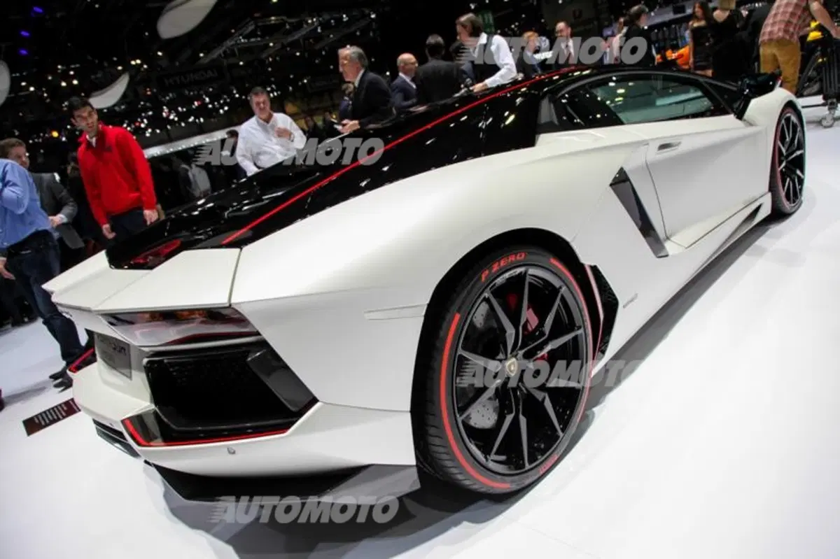 Lamborghini al Salone di Ginevra 2015 (13)