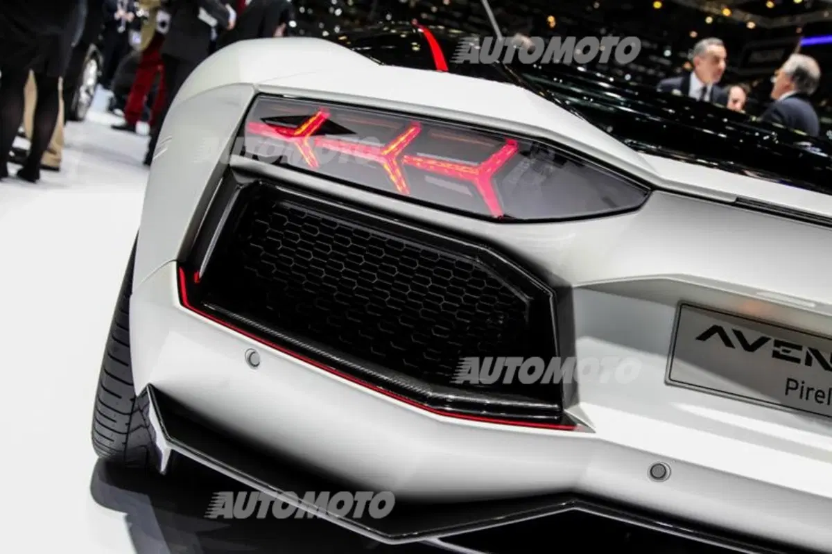 Lamborghini al Salone di Ginevra 2015 (14)