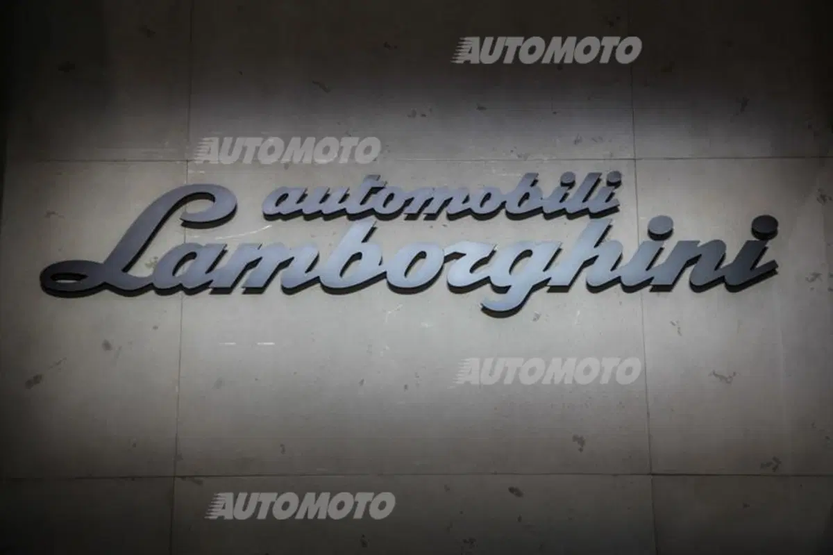 Lamborghini al Salone di Ginevra 2015 (17)