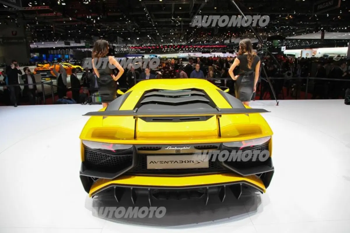 Lamborghini al Salone di Ginevra 2015 (18)