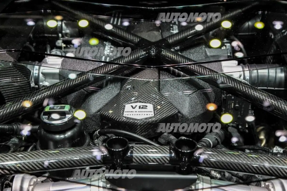 Lamborghini al Salone di Ginevra 2015 (23)