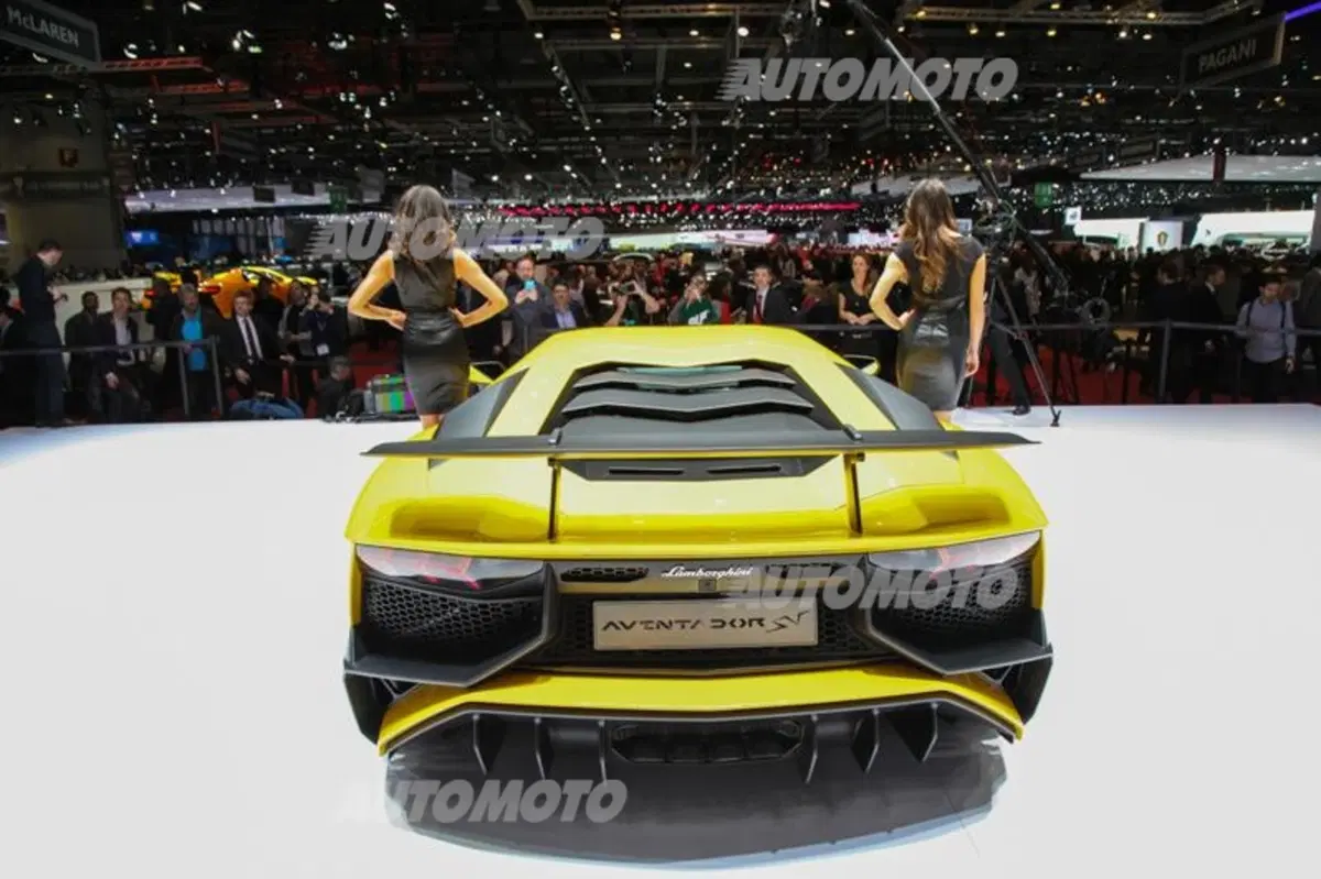 Lamborghini al Salone di Ginevra 2015 (24)