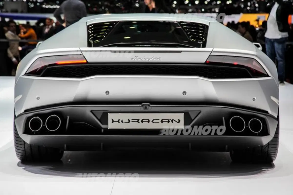 Lamborghini al Salone di Ginevra 2015 (25)