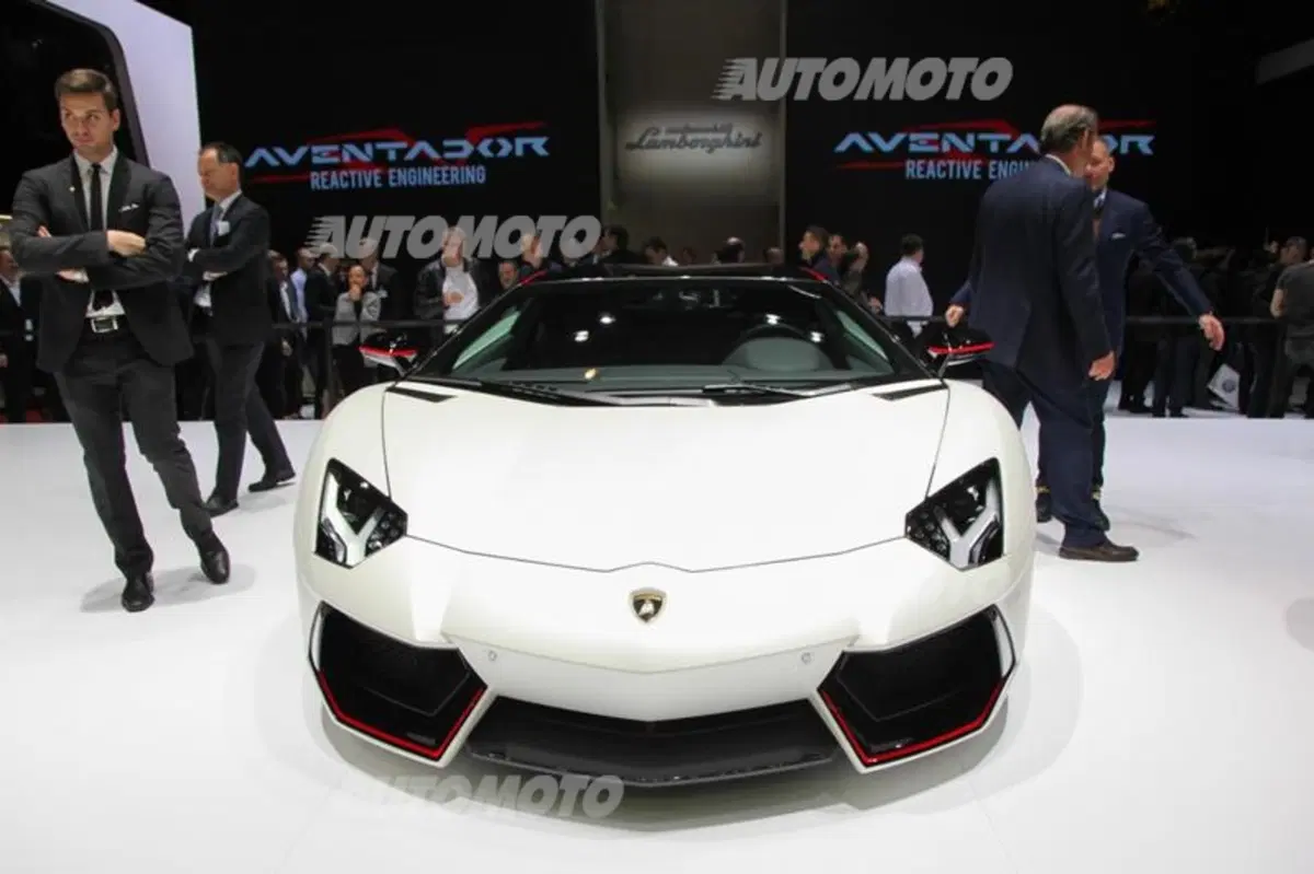 Lamborghini al Salone di Ginevra 2015 (26)